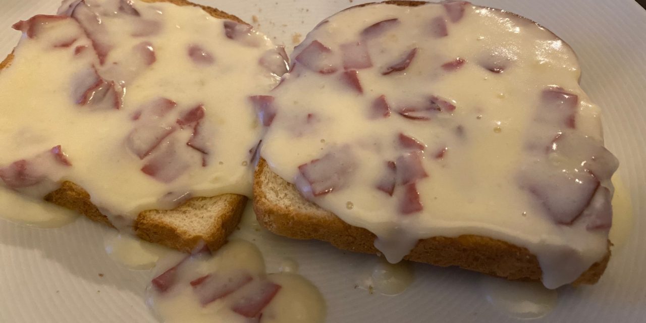 Simple Chipped Beef on Toast